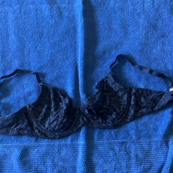 Victoria secret bra 36D. Navy blue, unlined - Picture 1 of 3
